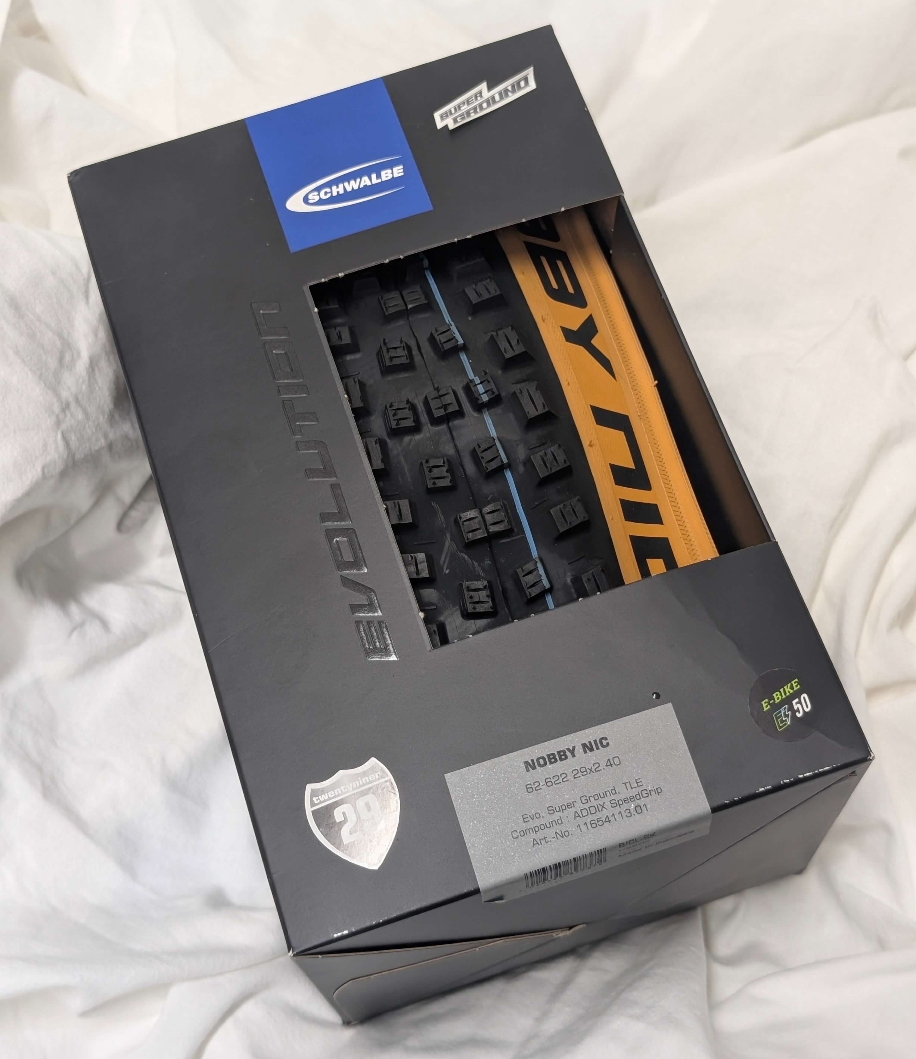 Schwalbe Nobby Nic - 29 x 2.4 Super Ground, Tan Sidewalls