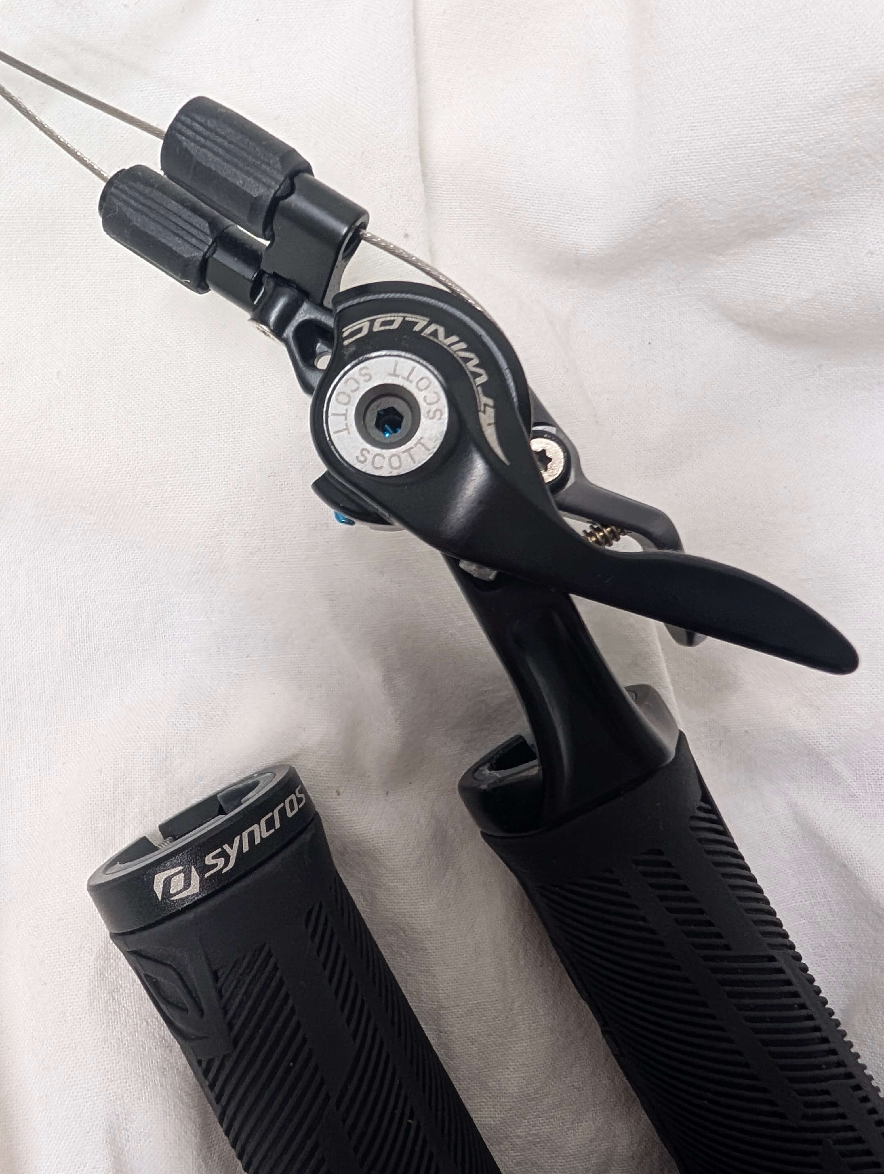 Syncros TwinLoc Dual Cable Suspension Lockout & Dropper Post Remote Lever
