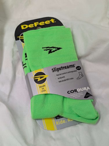 DeFeet Slipstreams - Fluo Green - Size S/M (34-41)