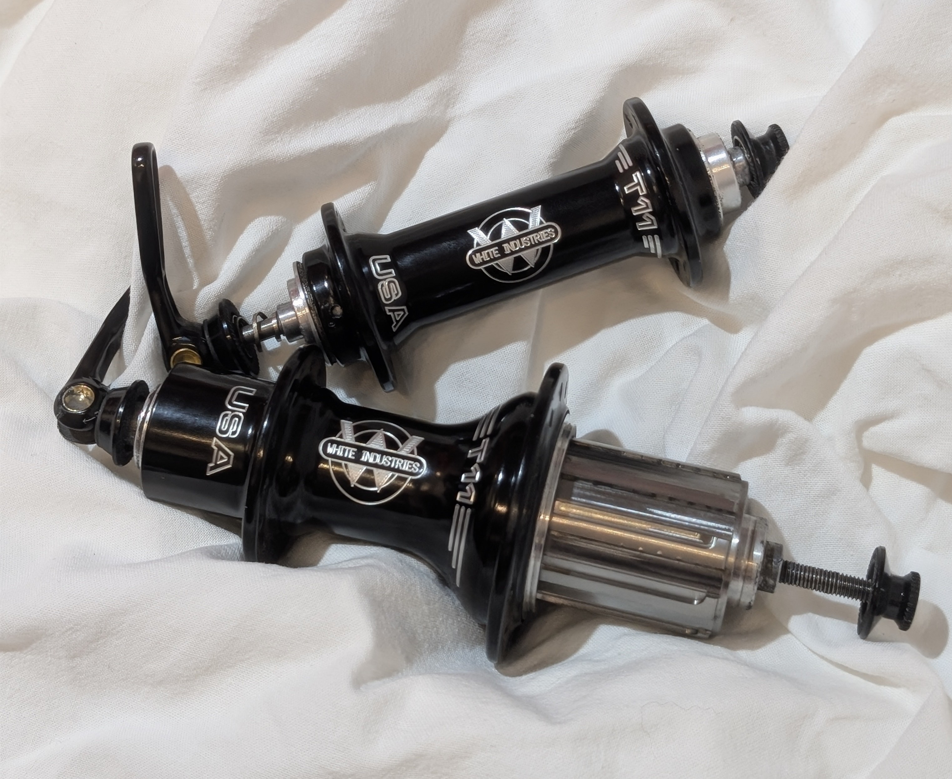 White Industries T11 Hub Set